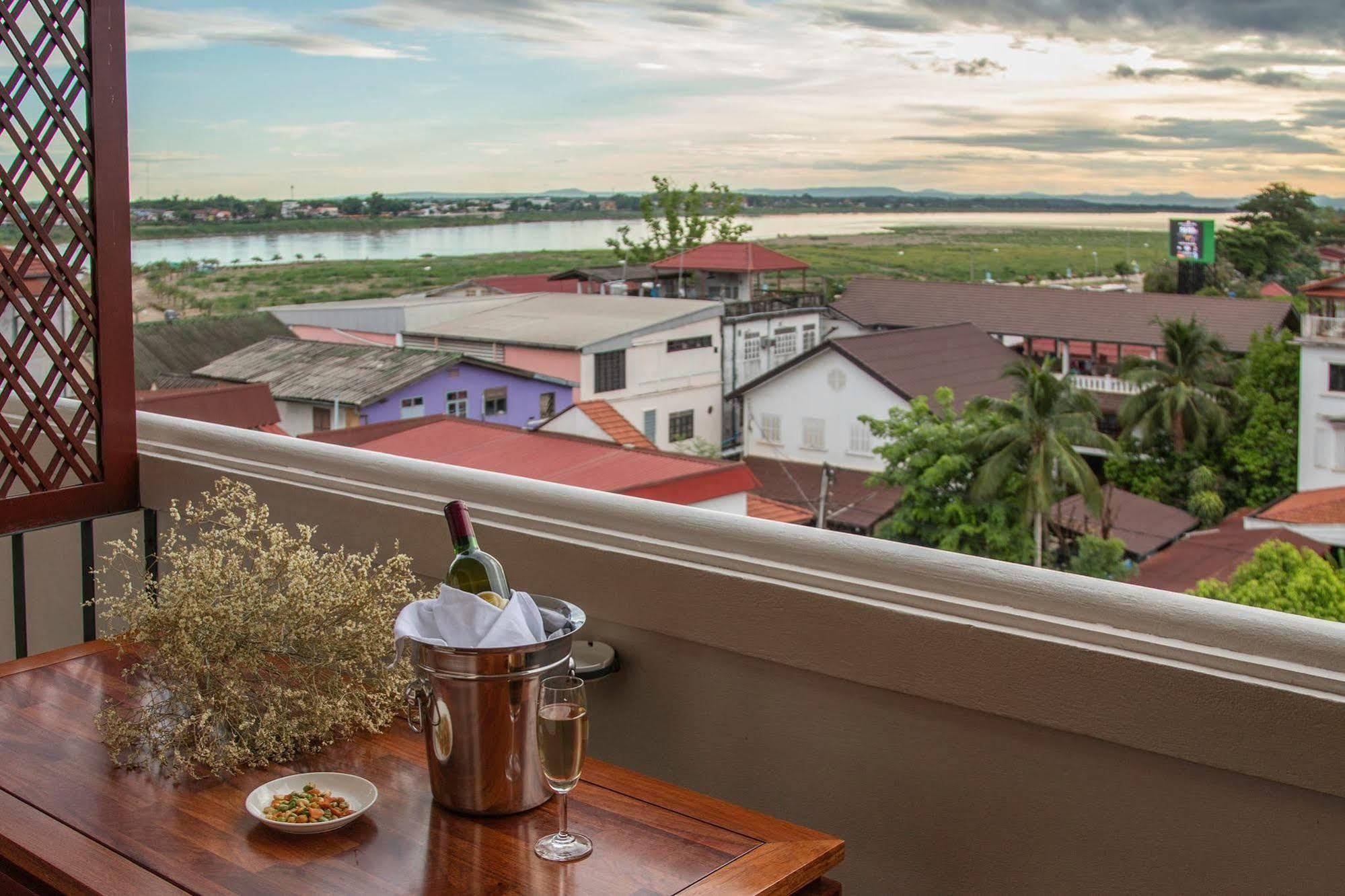 Lao Orchid Hotel В'єнтьян Екстер'єр фото